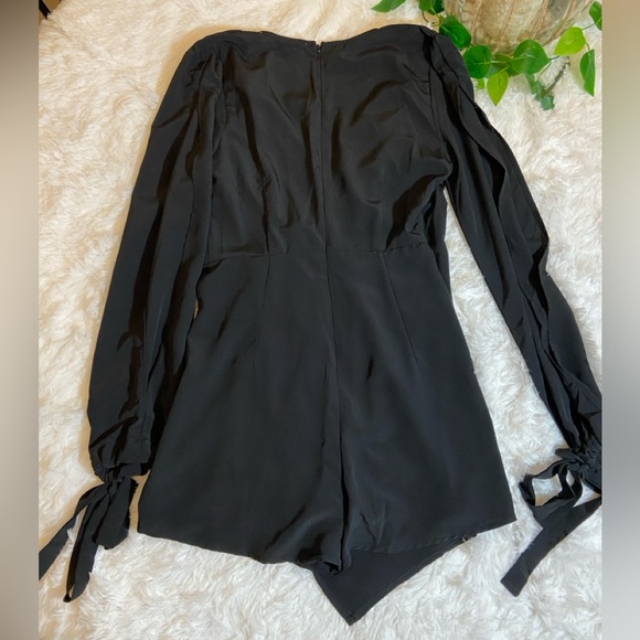 HYFVE Black asymmetrical split sleeve Skirt Romper size Small new - Picture 9 of 14